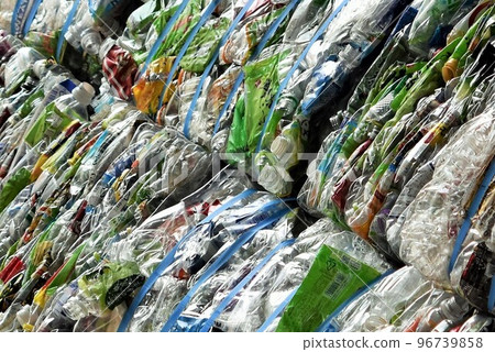 Waste plastic, compressed packaging, environmental pollution, microplastics, endocrine disruptors Waste plastic, compressed packaging, environmental pollution, microplastics, endocrine disruptors 96739858