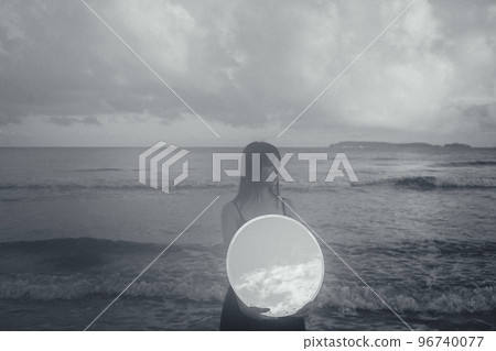 Morning sun, beautiful sea, and fleetingly beautiful woman <monochrome> Morning sun, beautiful sea, and fleetingly beautiful woman <monochrome> 96740077