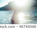 清晨的陽光，美麗的大海，還有女人轉瞬即逝的美麗 96740086