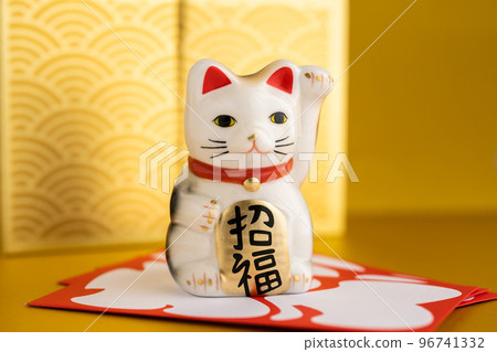 Maneki-neko Increase financial fortune - stock photo 96741332