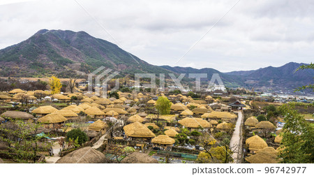 順天市樂安邑城傳統茅草屋 順天市樂安邑城傳統茅草屋 96742977