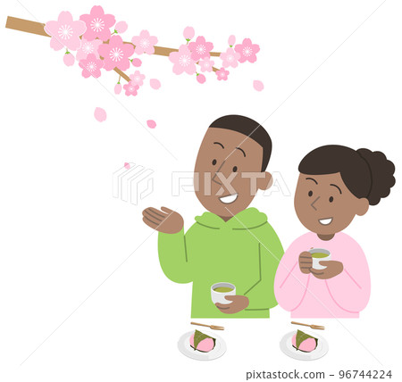 A couple of foreign tourists enjoying cherry blossom viewing 96744224