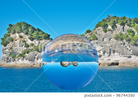 [圓月島（水晶球）] 和歌山縣西室町白浜町 96744380