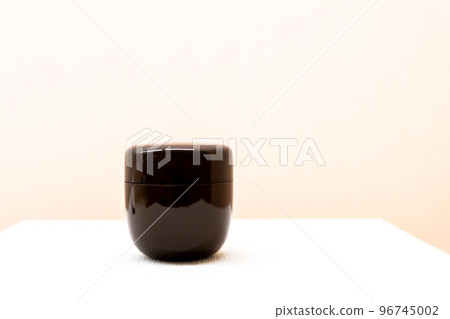 夏目，具有侘寂感覺的茶道用具 96745002
