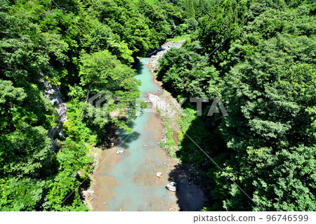 Minami-Ohashi Bridge / Looking upstream from the Shirasuna River (Nakanojo Town, Gunma Prefecture) [August 2022] 96746599