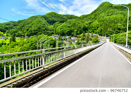 南大橋 / 從白砂川眺望國道（群馬縣中之條町）[2022 年 8 月] 96746752