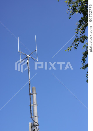 藍天中的PHS天線 藍天中的PHS天線 96752776