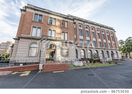 群馬縣前橋市群馬會館，外觀復古的磚砌建築 96753030