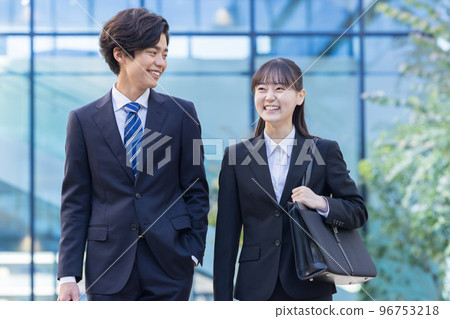 Job hunting: Portraits of men and women in recruit suits, photography cooperation "LINK FOREST" Job hunting: Portraits of men and women in recruit suits, photography cooperation "LINK FOREST" 96753218