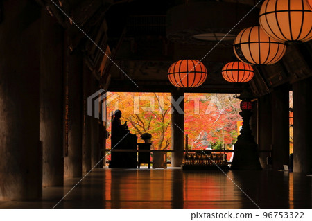 [奈良縣]從長谷寺本堂看到的紅葉（Reido） 96753322