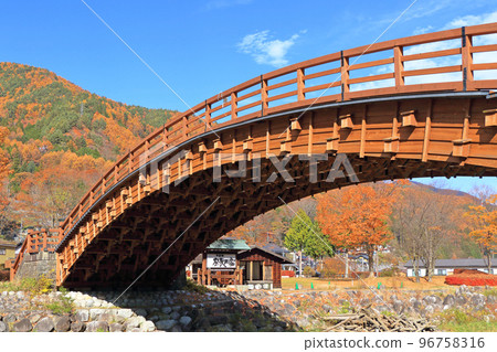 Kiso Ohashi Autumn Nakasendo Narai-juku 96758316