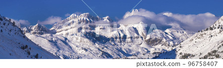 Candanchu Ski Resort, Huesca, Spain 96758407