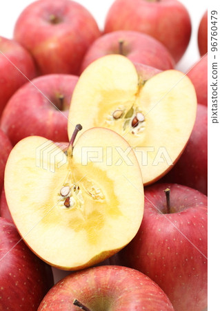 Honey-filled apple San Fuji 96760479