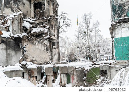 Wall of a destroyed building with Banksy graffiti in Borodyanka, Ukraine 96763082