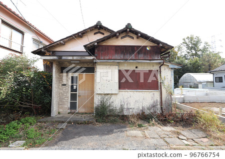 Vacant house Aging Vacant house Aging 96766754