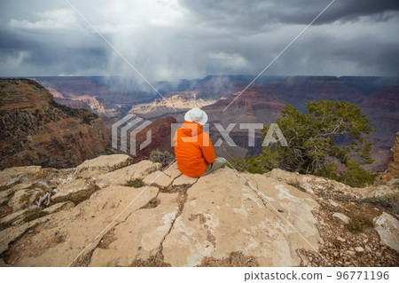 Hike in Grand Canyon 96771196