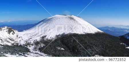 Snow-capped active volcano Mount Asama 96772852