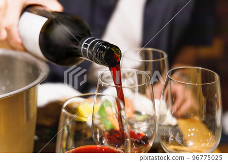 富含健康多酚的紅酒 96775025
