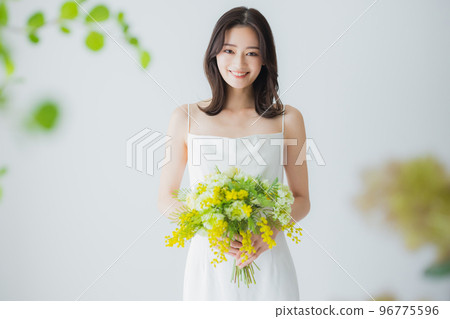 Wedding beauty image 96775596