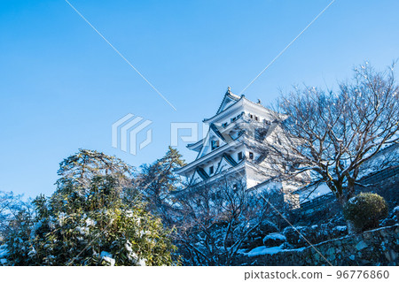 Gujo Hachiman Castle (Winter) 96776860