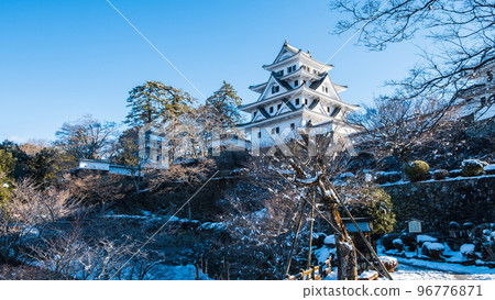 Gujo Hachiman Castle (Winter) Gujo Hachiman Castle (Winter) 96776871