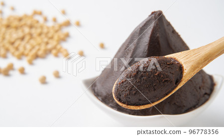 紅味噌、生大豆、日本發酵調味料 紅味噌、生大豆、日本發酵調味料 96778356