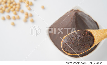 Red miso, raw soybeans, Japanese fermented seasoning 96778358