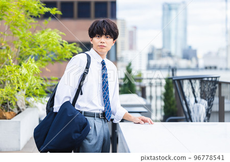 學生校園生活攝影合作:WEEK 柴大門(Sun Frontier Real Estate) 學生校園生活攝影合作:WEEK 柴大門(Sun Frontier Real Estate) 96778541