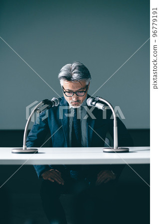 道歉新聞發布會圖片 96779191
