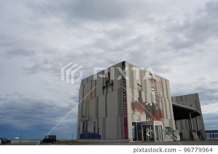 Hokuriku winter cloudy weather and Wajima Kiriko Hall|Wajima City, Ishikawa Prefecture Hokuriku winter cloudy weather and Wajima Kiriko Hall|Wajima City, Ishikawa Prefecture 96779964