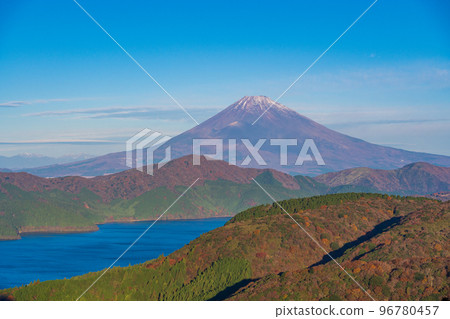 (Kanagawa Prefecture) Mt. Fuji seen from Hakone Daikanyama in late autumn 96780457