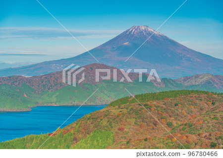 （神奈川縣）深秋從箱根代官山看到的富士山 96780466