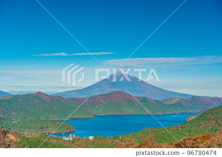 (神奈川縣)深秋從箱根代官山看到的富士山 (神奈川縣)深秋從箱根代官山看到的富士山 96780474