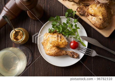 sliced roast chicken 96782310