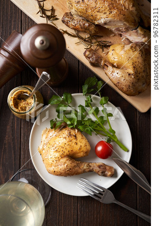 sliced roast chicken 96782311