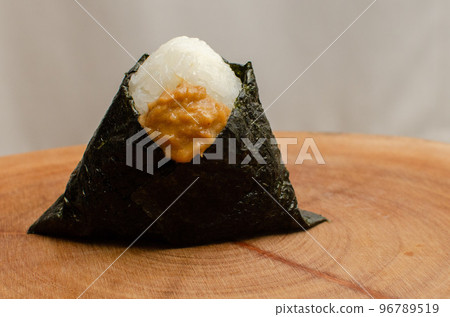 自製金槍魚蛋黃醬飯糰 96789519