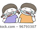並排享受刷牙樂趣的男女幼兒 96793307