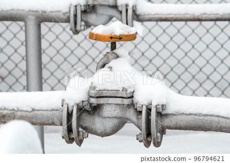 A gas pipe with a valve 96794621