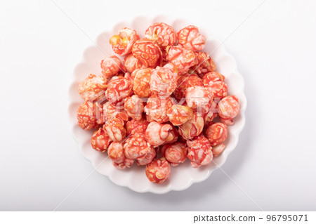 strawberry caramel popcorn strawberry caramel popcorn 96795071
