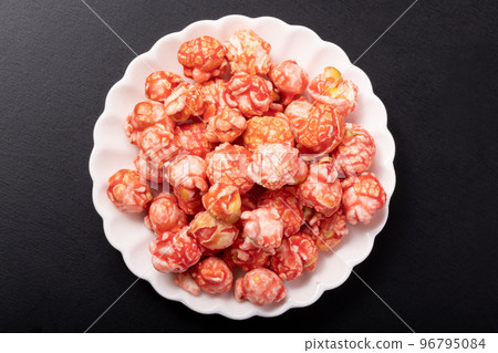 strawberry caramel popcorn strawberry caramel popcorn 96795084