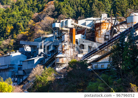 東京奧多摩町奧多摩工業冰川工廠的巨大工廠 96796052