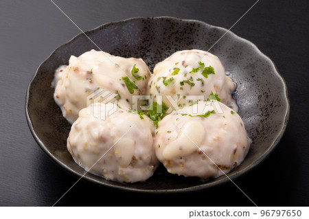 Tofu hamburger with white sauce Tofu hamburger with white sauce 96797650