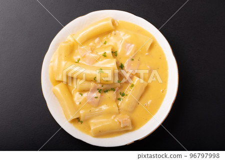 Penne Carbonara 96797998