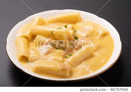 Penne Carbonara 96797999