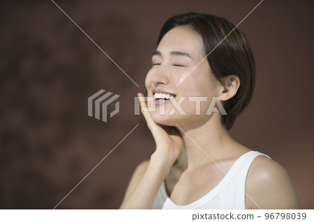 年輕女子的美麗 96798039