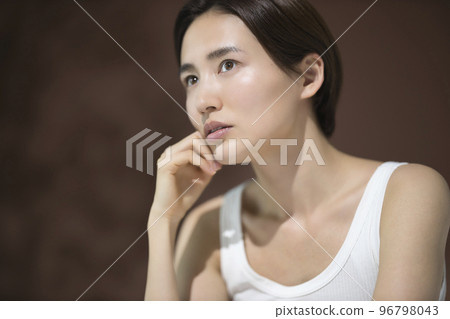 年輕女子的美麗 年輕女子的美麗 96798043