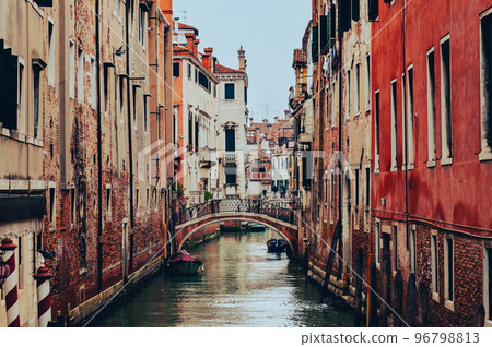 Venice alley canal 96798813