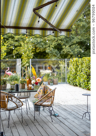 Cozy backyard of country house 96799084