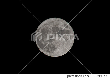 Mid-Autumn Moon (September 10, 2022: Fukuoka) Mid-Autumn Moon (September 10, 2022: Fukuoka) 96799144