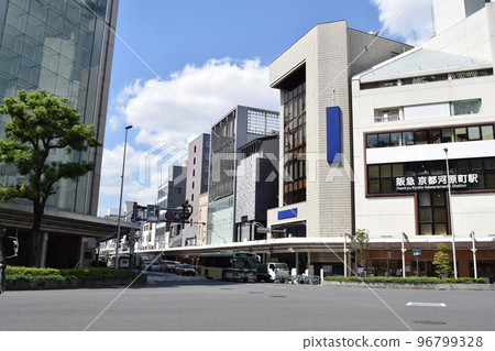 京都河原町站前的街景（四條河原町） 96799328